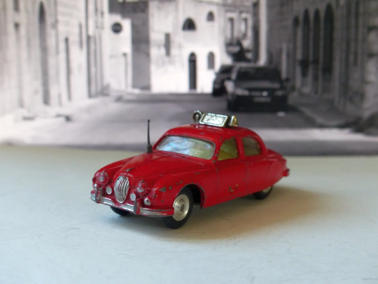 213S Jaguar 2.4 Fire Chief's Car