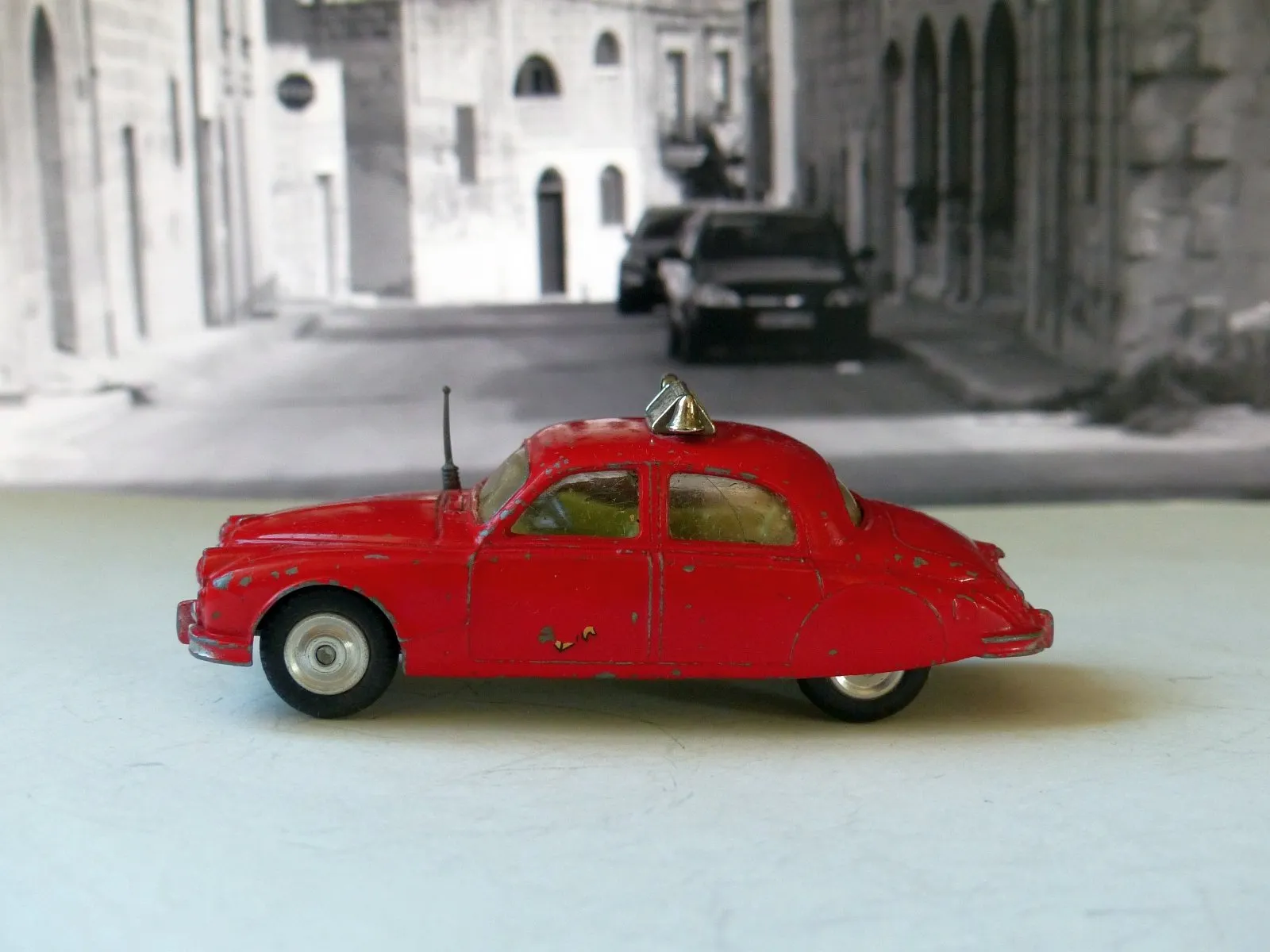 213S Jaguar 2.4 Fire Chief's Car