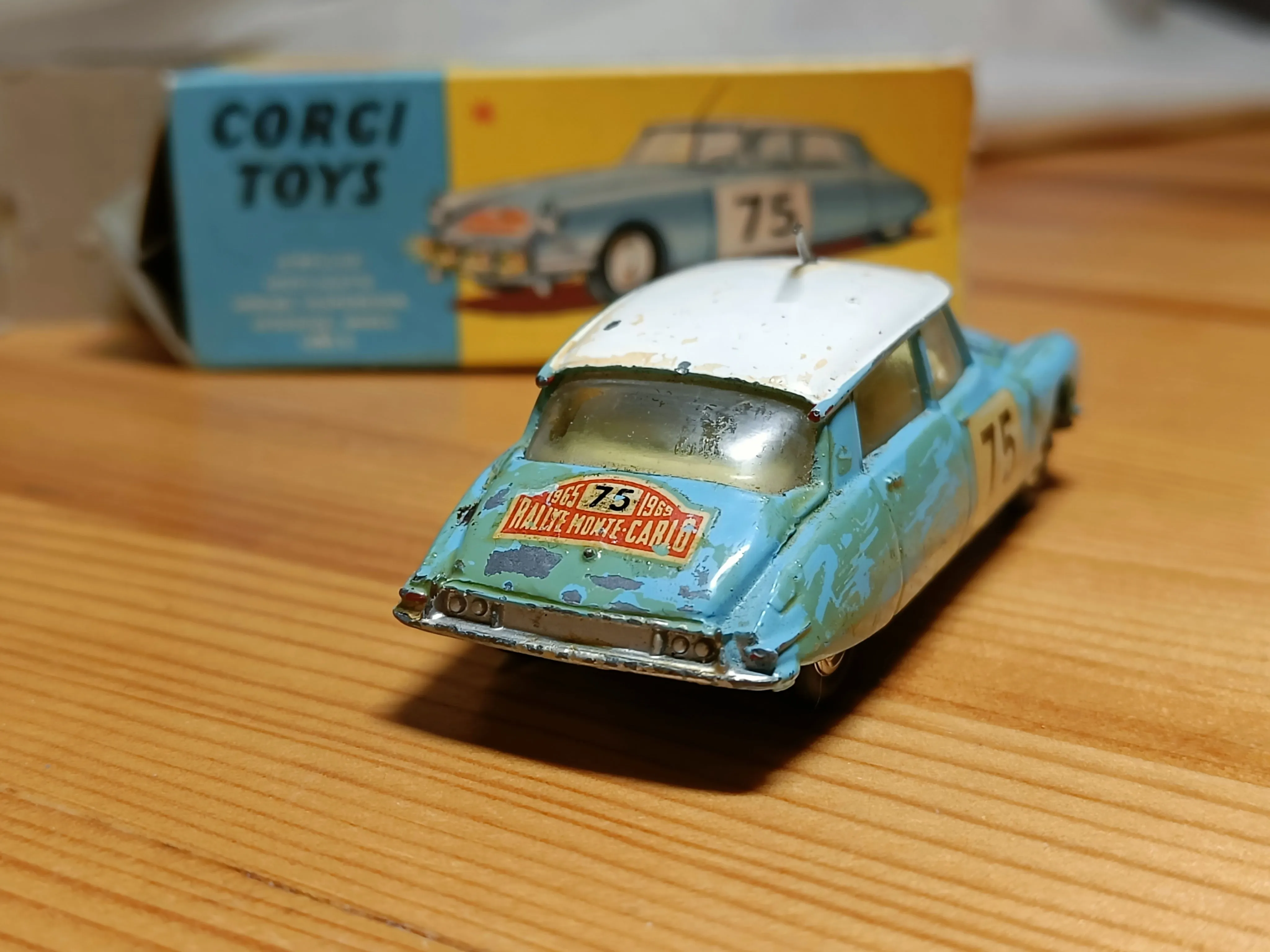 323 Citroen DS19 Monte Carlo *with original box*