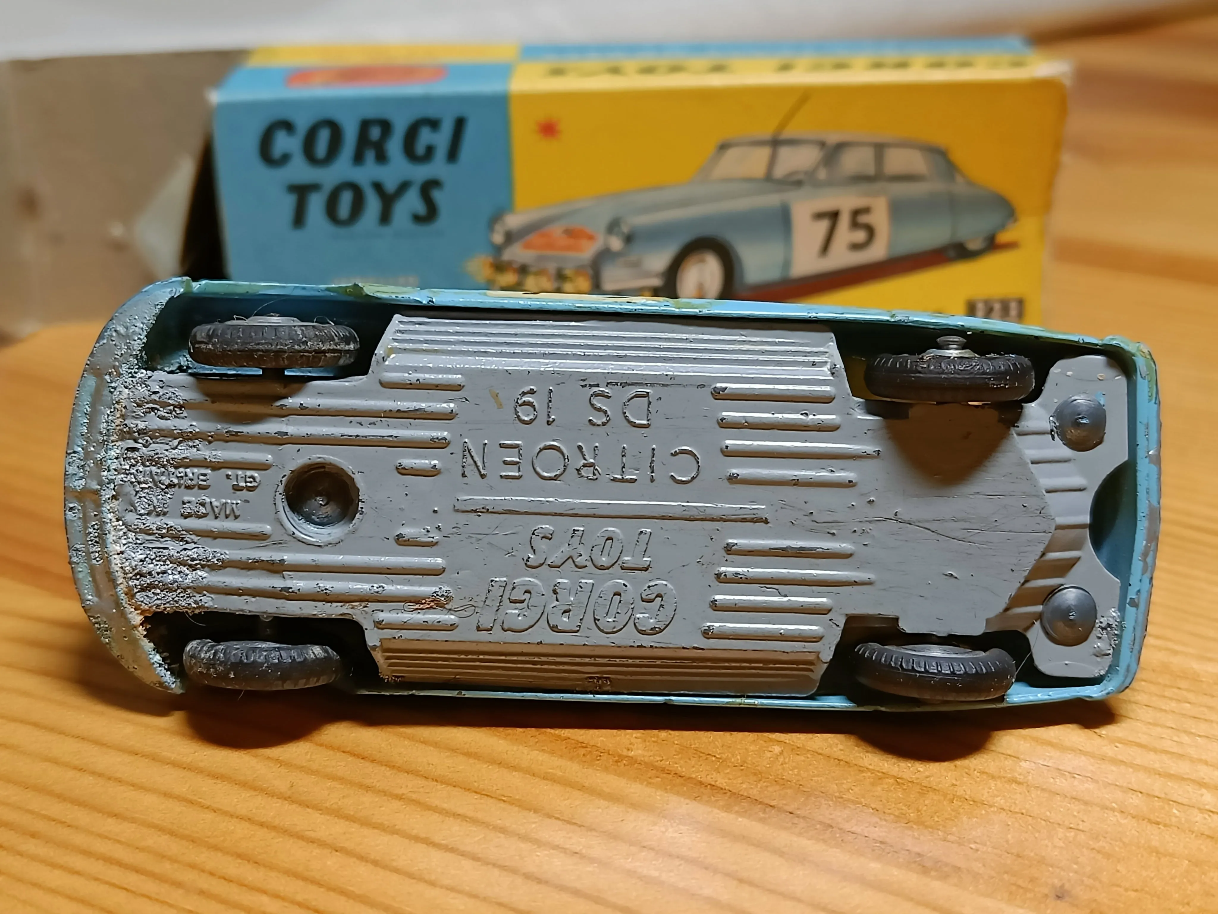 323 Citroen DS19 Monte Carlo *with original box*