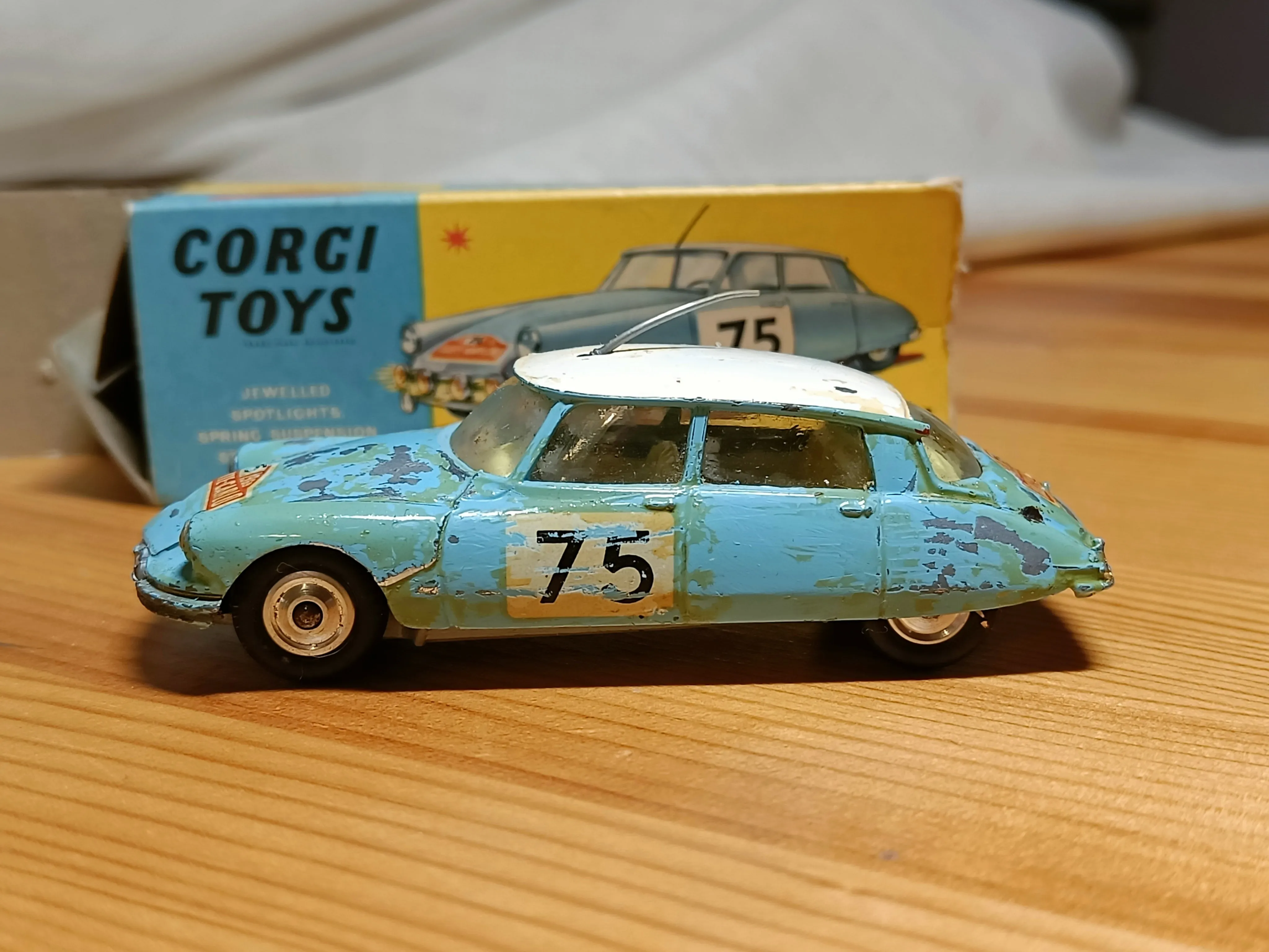 323 Citroen DS19 Monte Carlo *with original box*