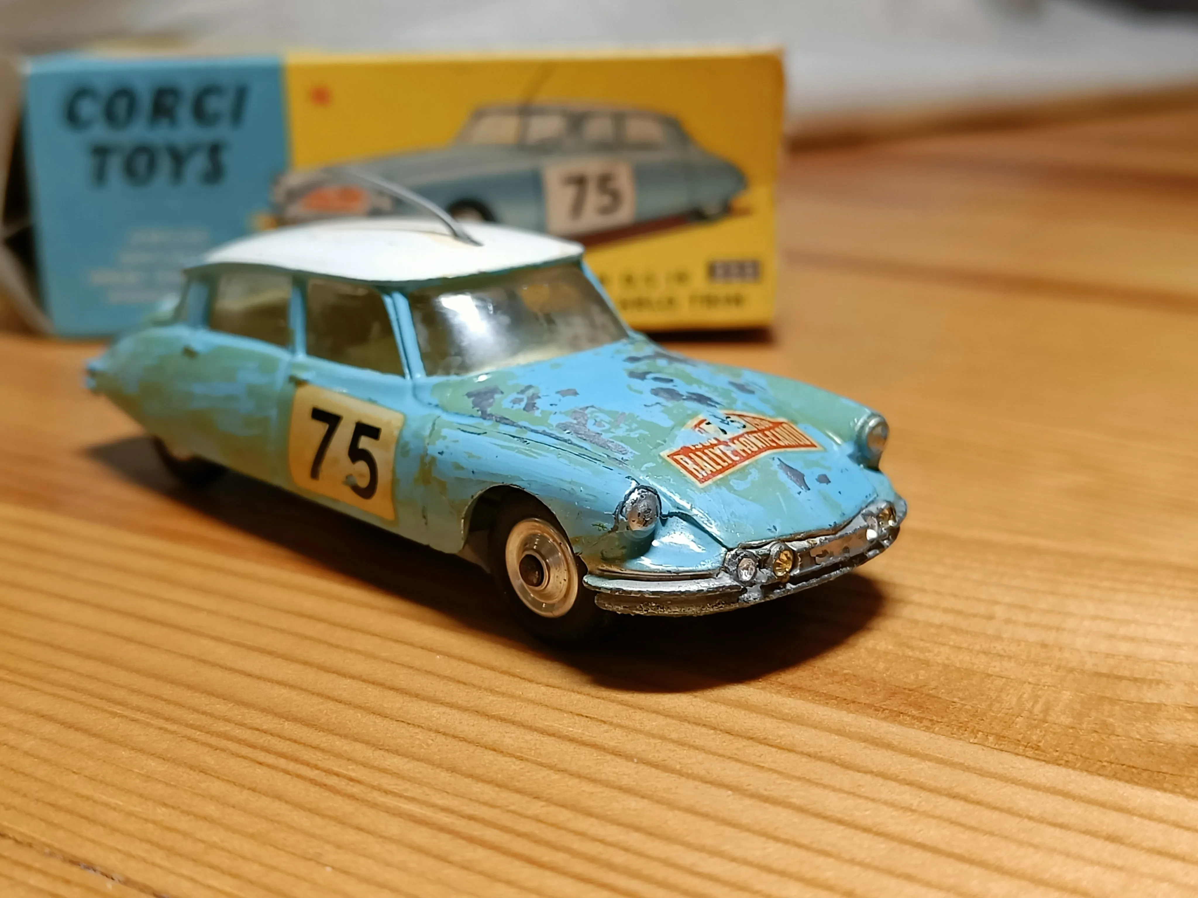 323 Citroen DS19 Monte Carlo *with original box*