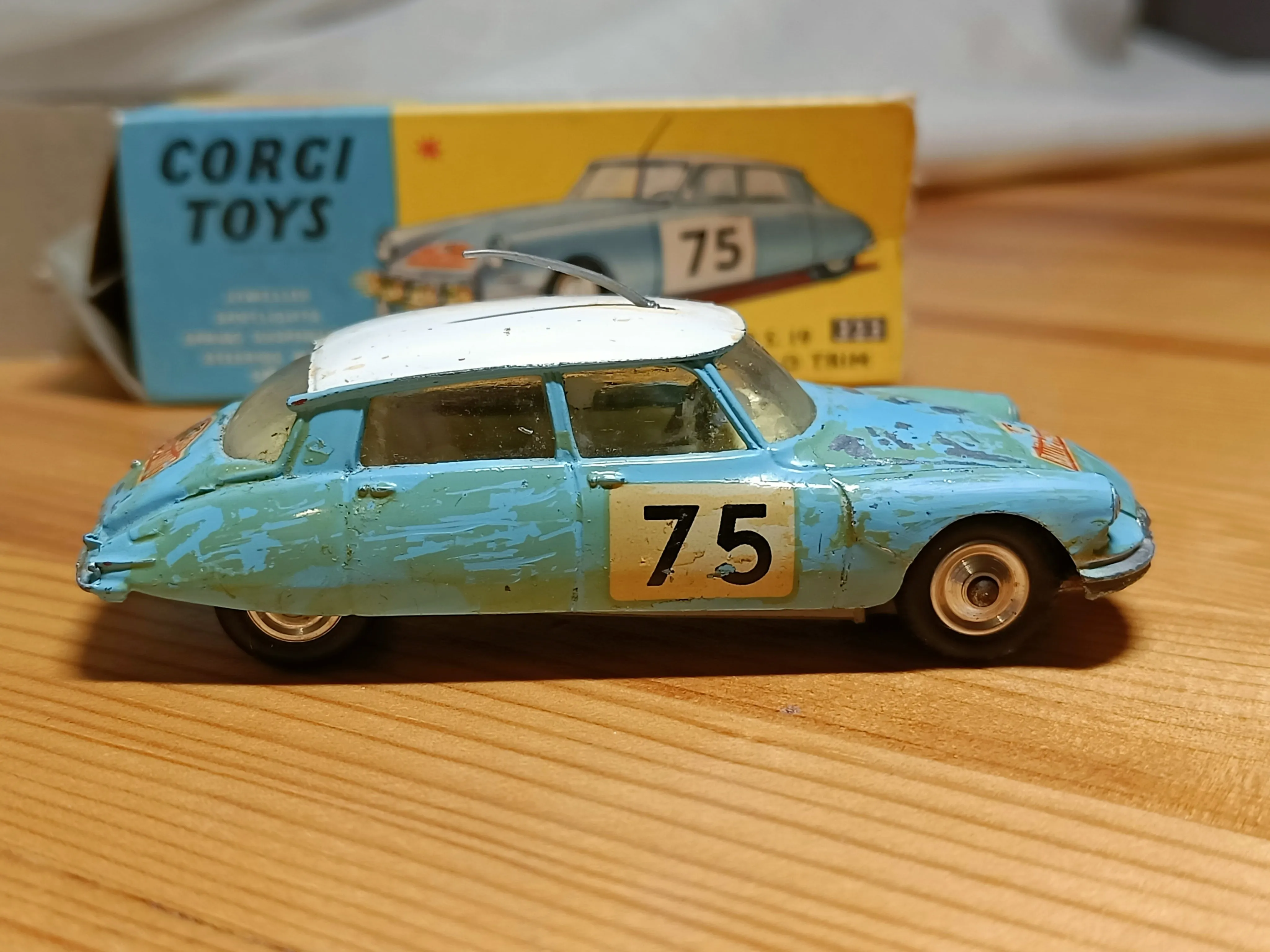 323 Citroen DS19 Monte Carlo *with original box*