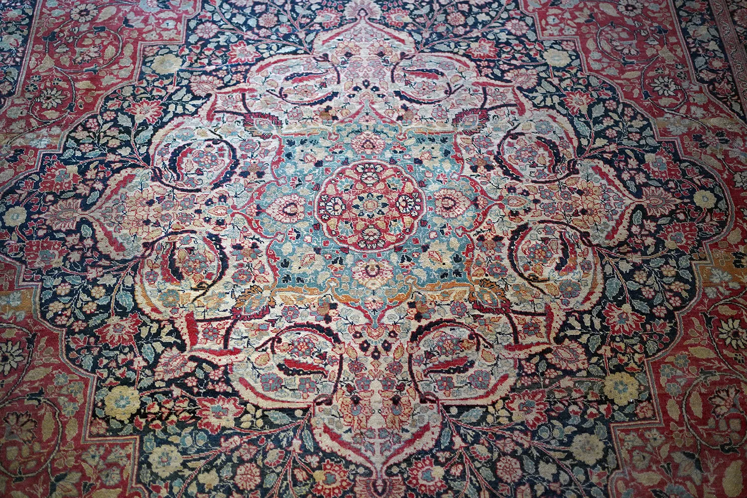 A Good Large Late 19thC Tabriz Carpet c.1900