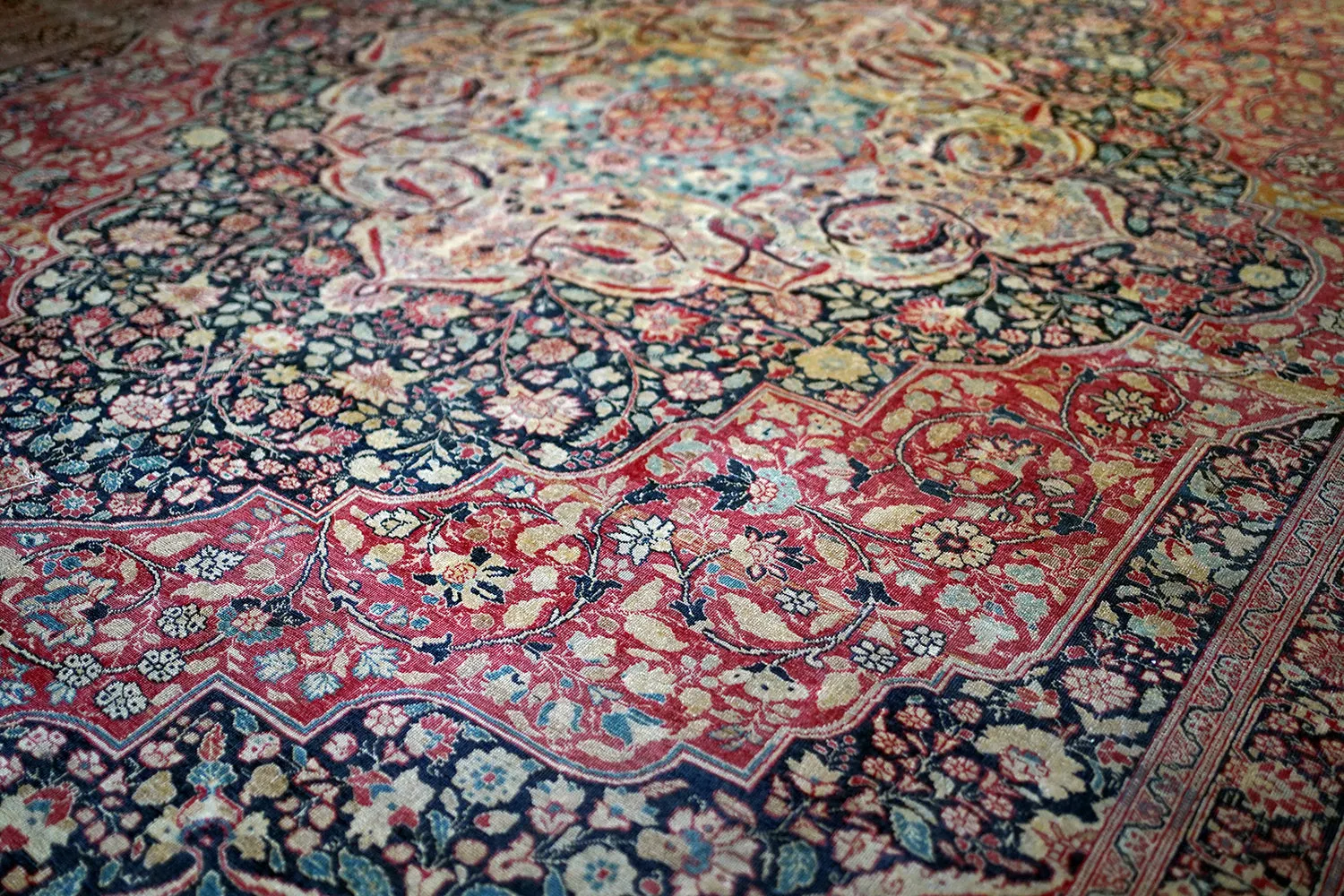 A Good Large Late 19thC Tabriz Carpet c.1900